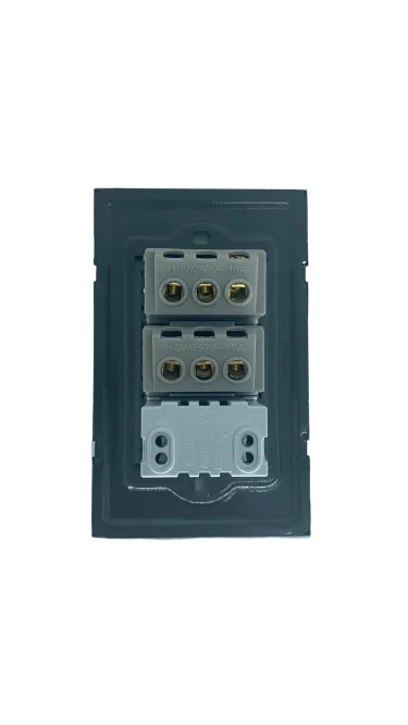 Tomada Dupla 10A + USB 5V 2A Padrão C & EE com Acabamento Espelhado