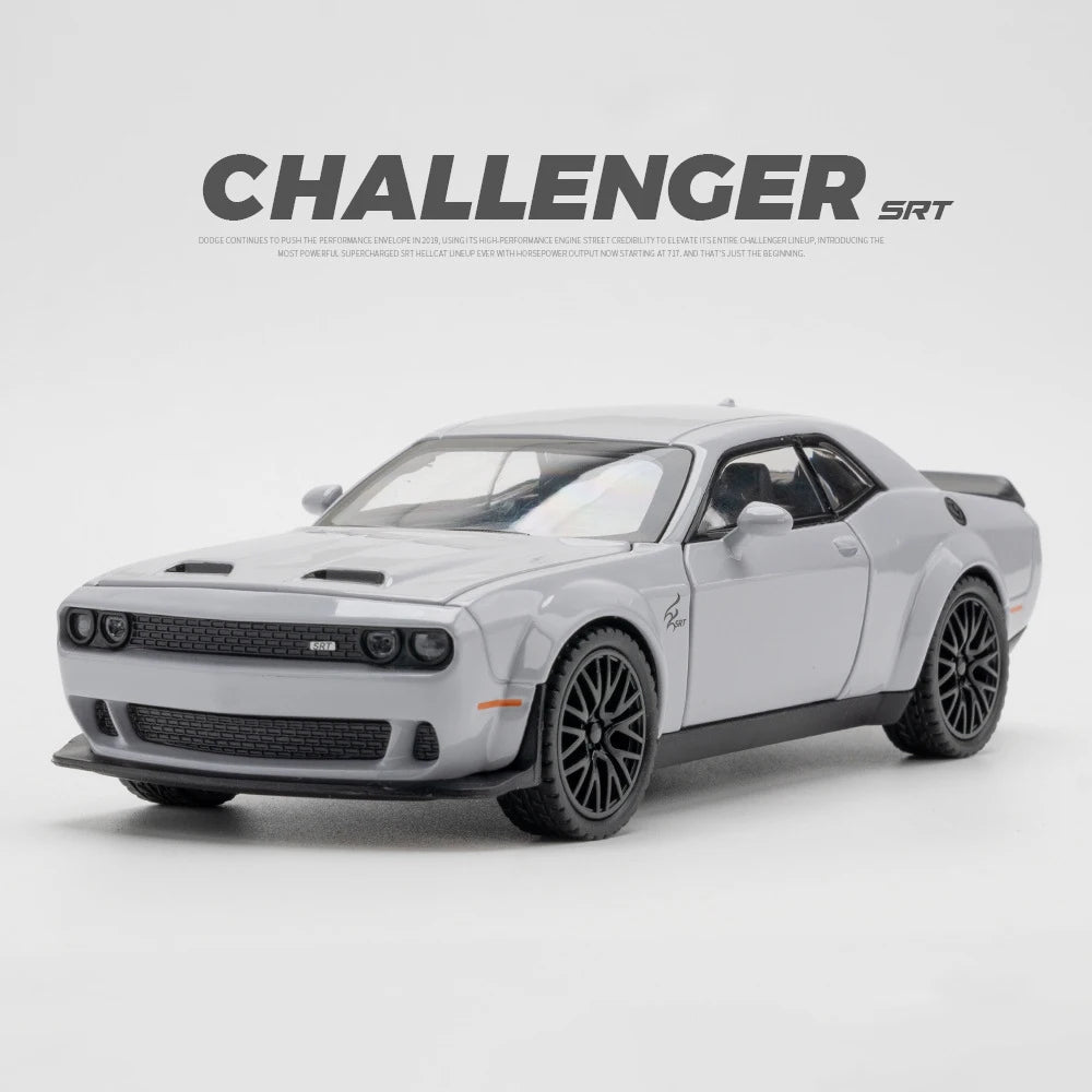 Miniatura Challenger Hellcat Redeye 1:32 em Metal com Som e Luz Maisto